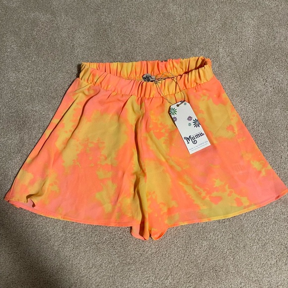 NWT! show me your mumu Carlos Swing Shorts, Golden Hour Tie Dye, size S - Picture 3 of 9